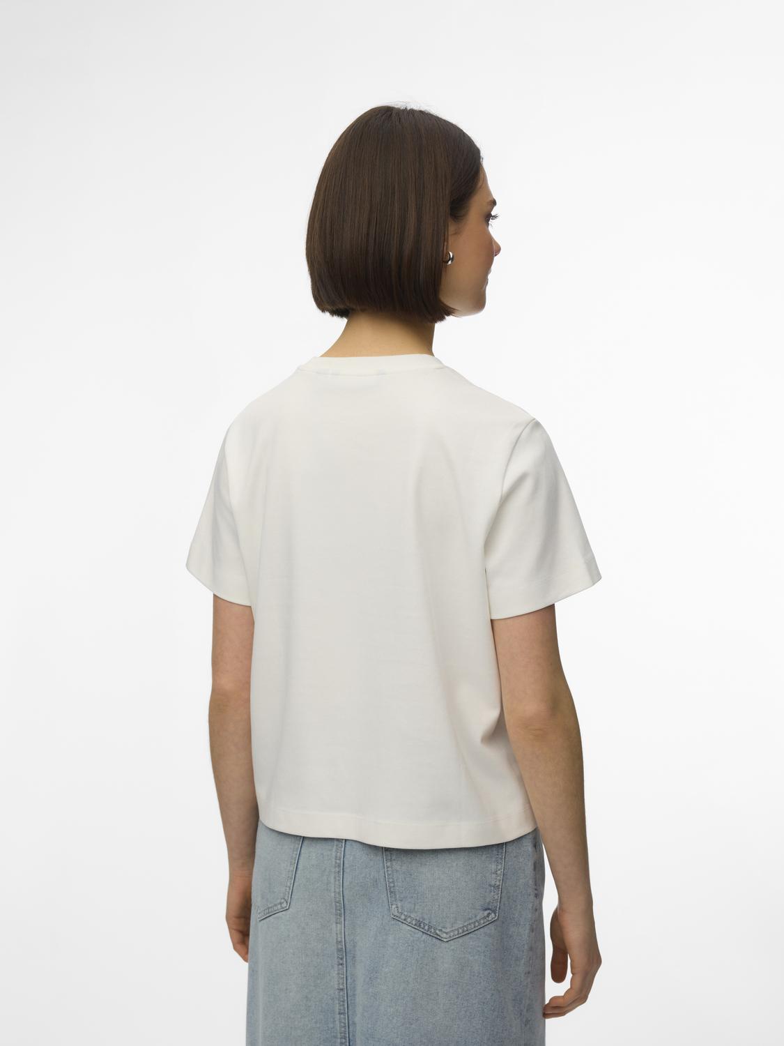 model_shot-back